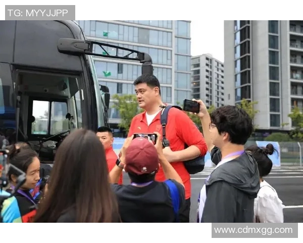 姚明杭州亮相亲自回应引热议希望传递正能量到美国